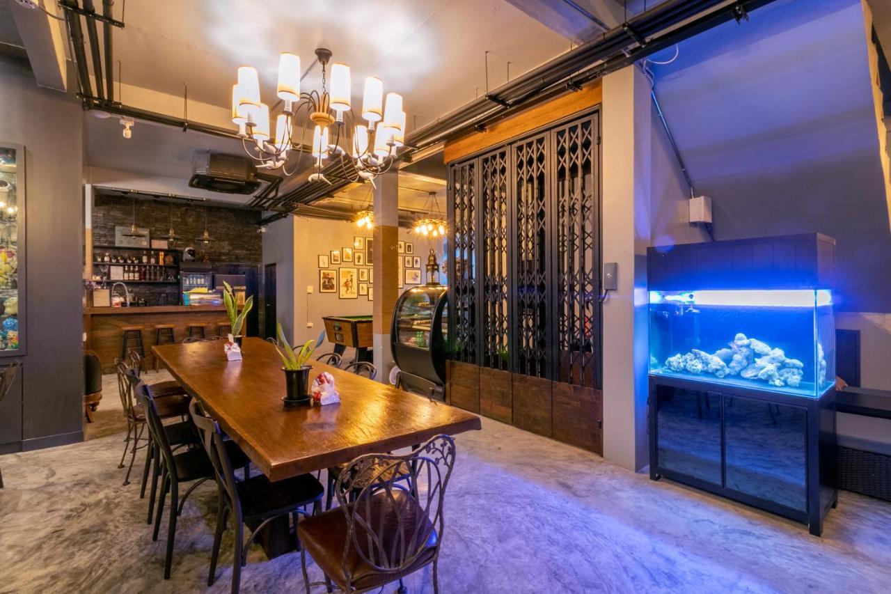 曼谷黑色城堡酒店 外观 照片